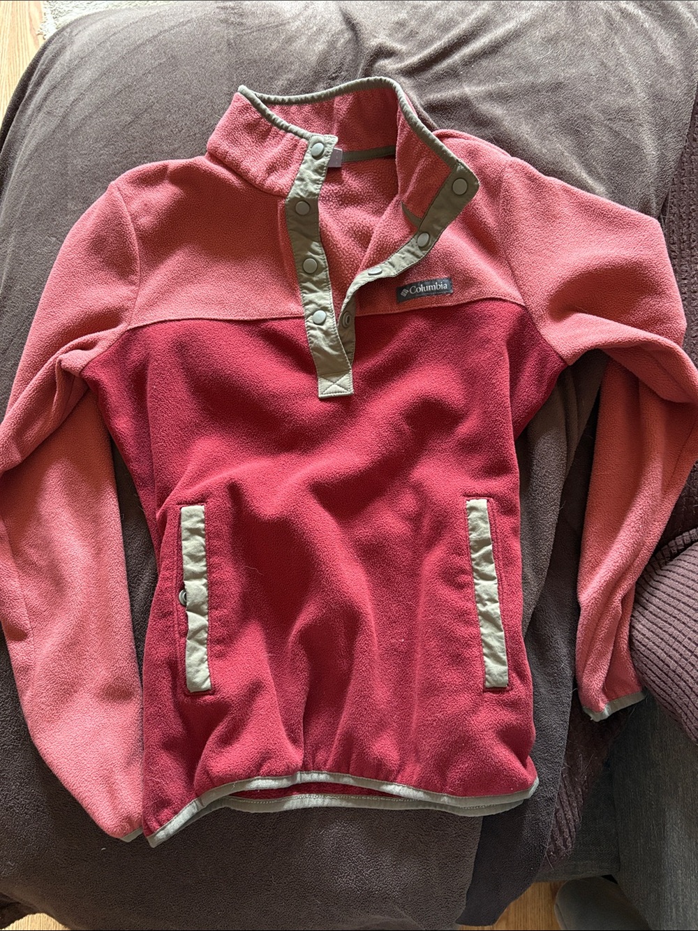 Columbia Two-Tone Coral and Burgundy Fleece Pullover